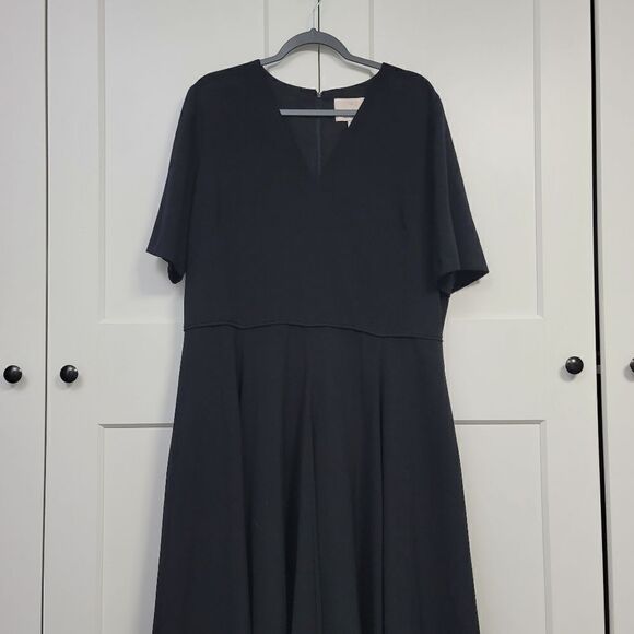 Gal Meets Glam Edith City Crepe Fit & Flare midi dress, size 20 - Picture 2 of 10